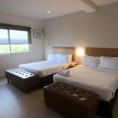 Mango Suites Tuguegarao City Eksteriør billede