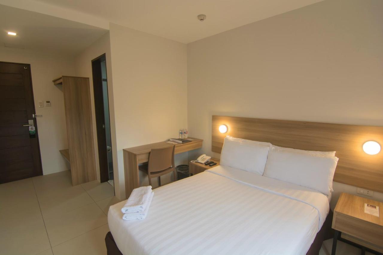 Mango Suites Tuguegarao City Eksteriør billede