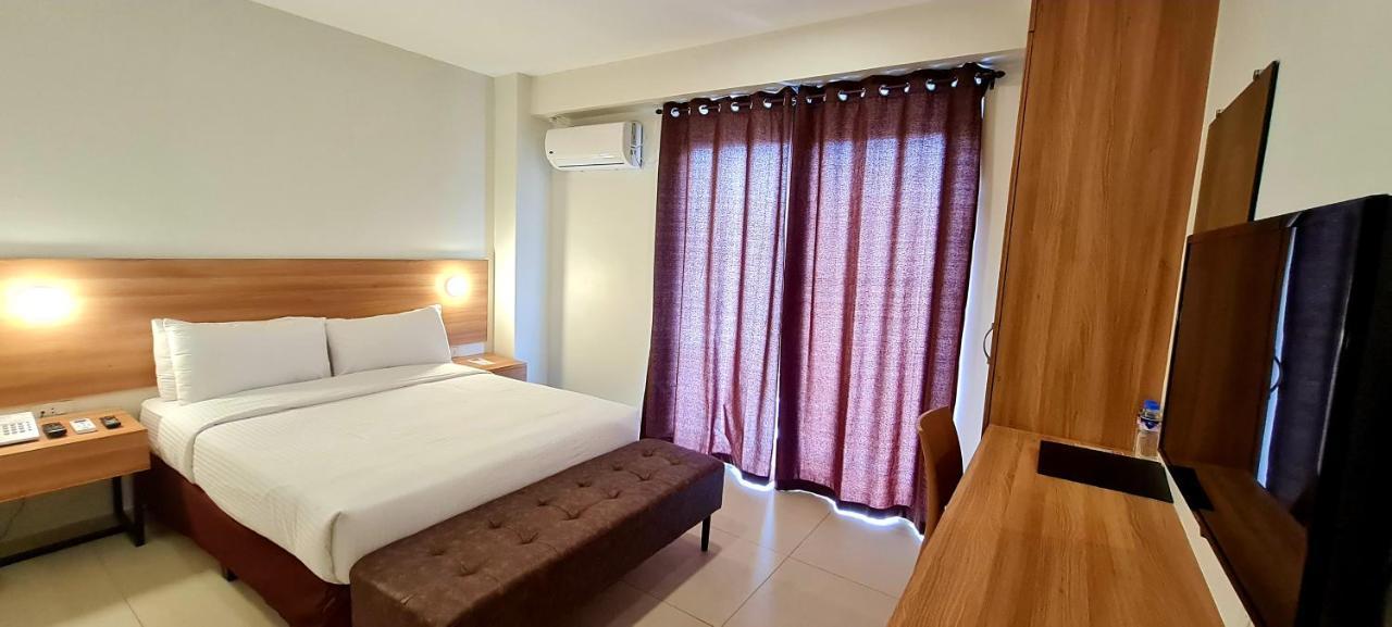 Mango Suites Tuguegarao City Eksteriør billede