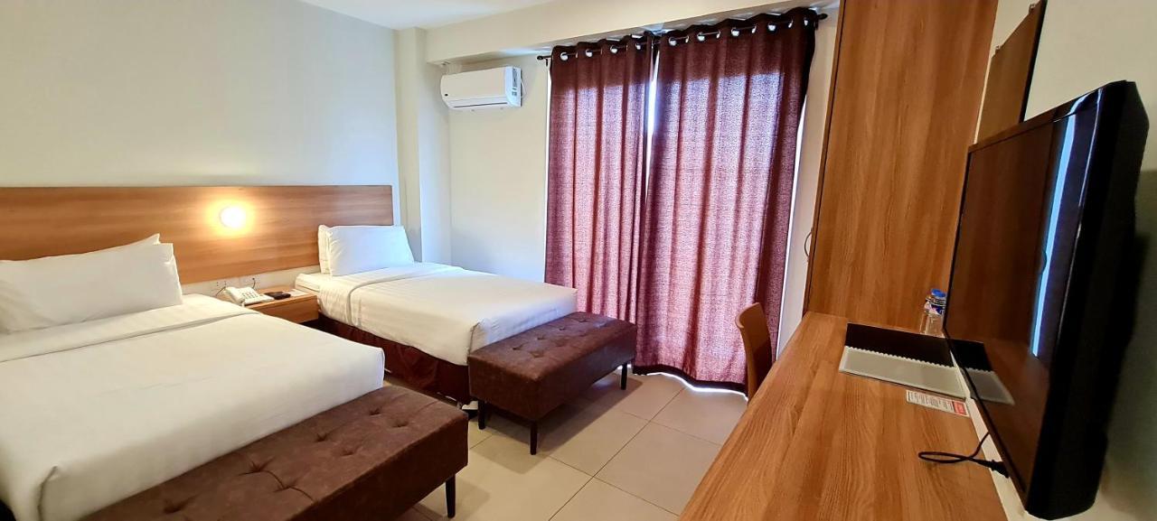 Mango Suites Tuguegarao City Eksteriør billede