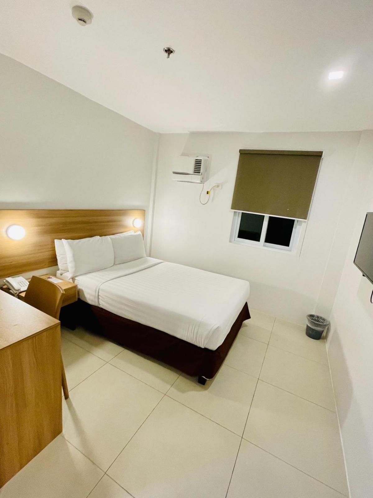 Mango Suites Tuguegarao City Eksteriør billede