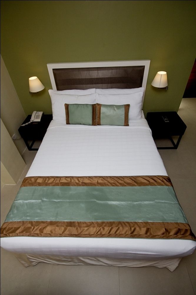 Mango Suites Tuguegarao City Eksteriør billede
