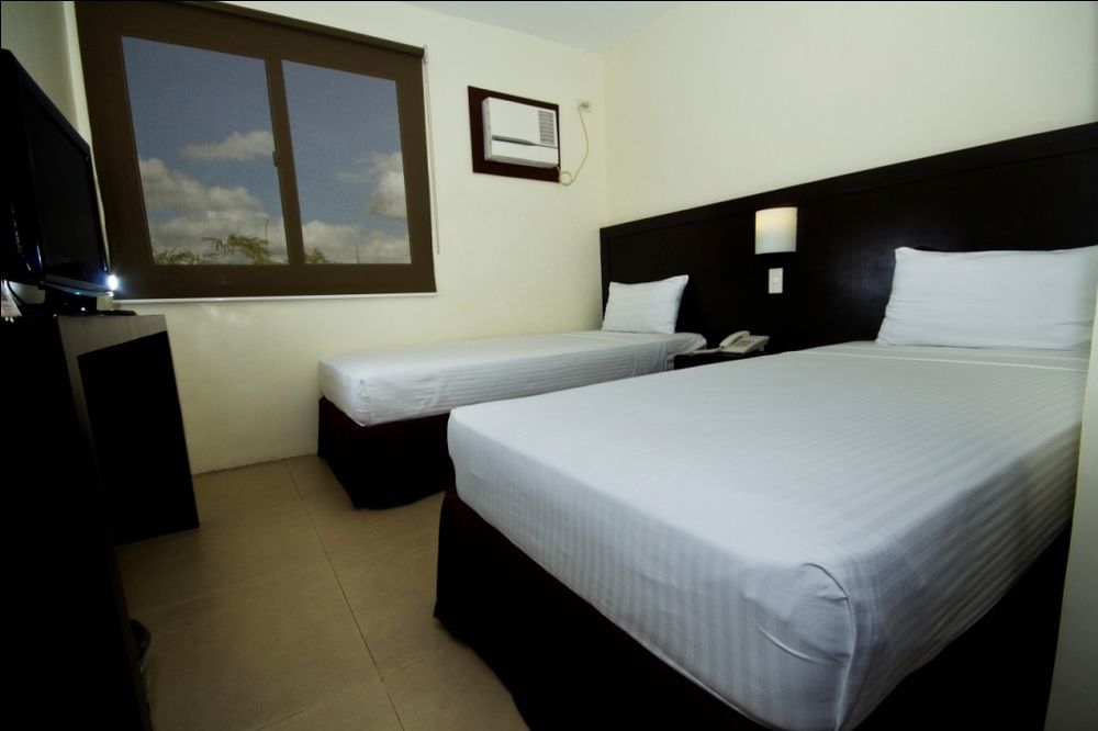 Mango Suites Tuguegarao City Eksteriør billede