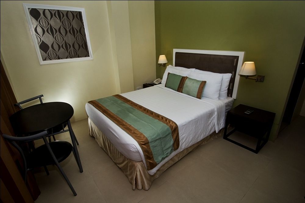 Mango Suites Tuguegarao City Eksteriør billede