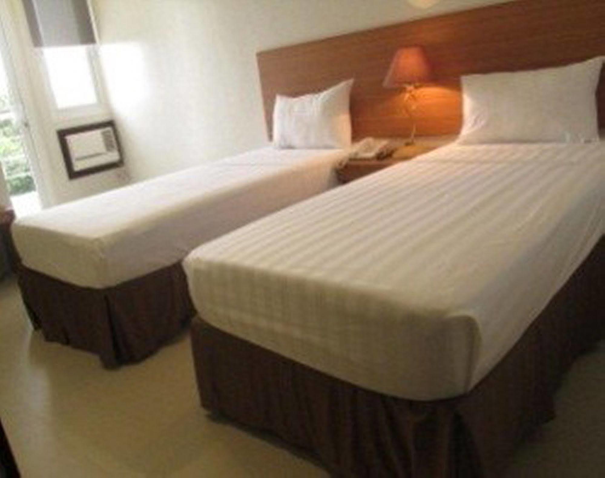 Mango Suites Tuguegarao City Eksteriør billede