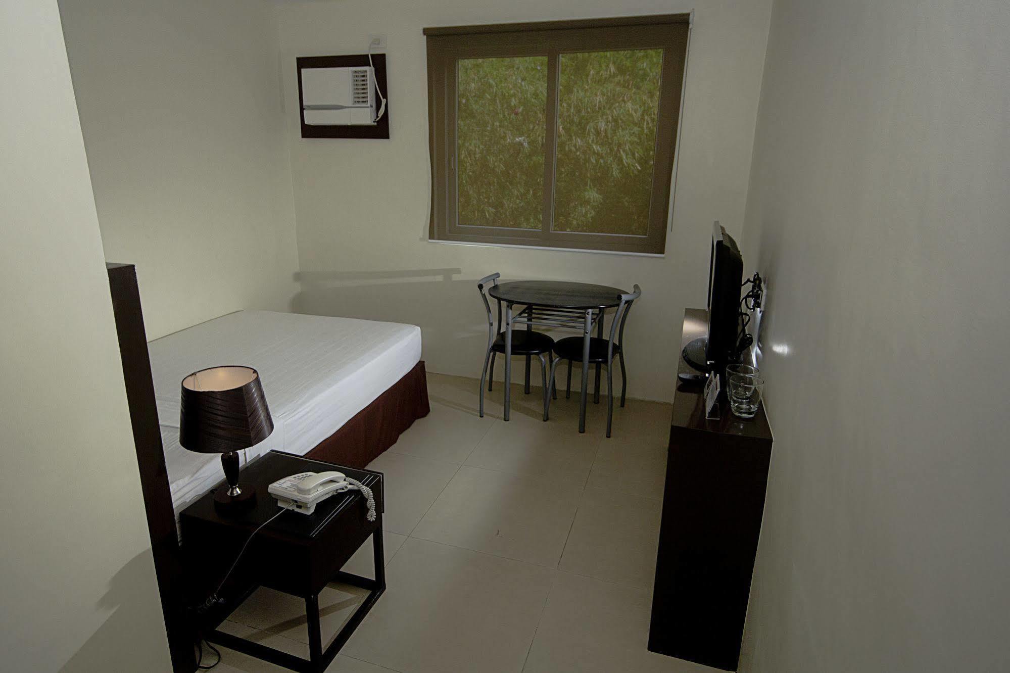 Mango Suites Tuguegarao City Eksteriør billede