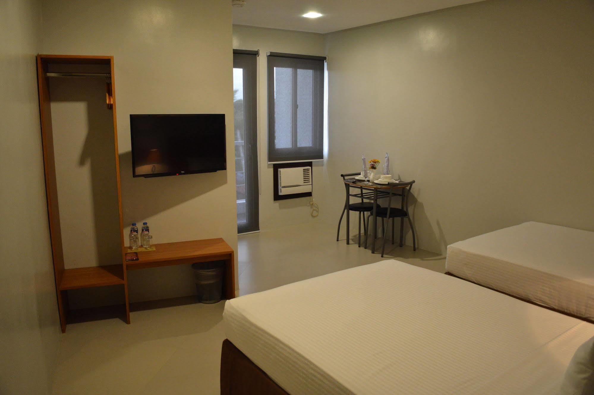 Mango Suites Tuguegarao City Eksteriør billede