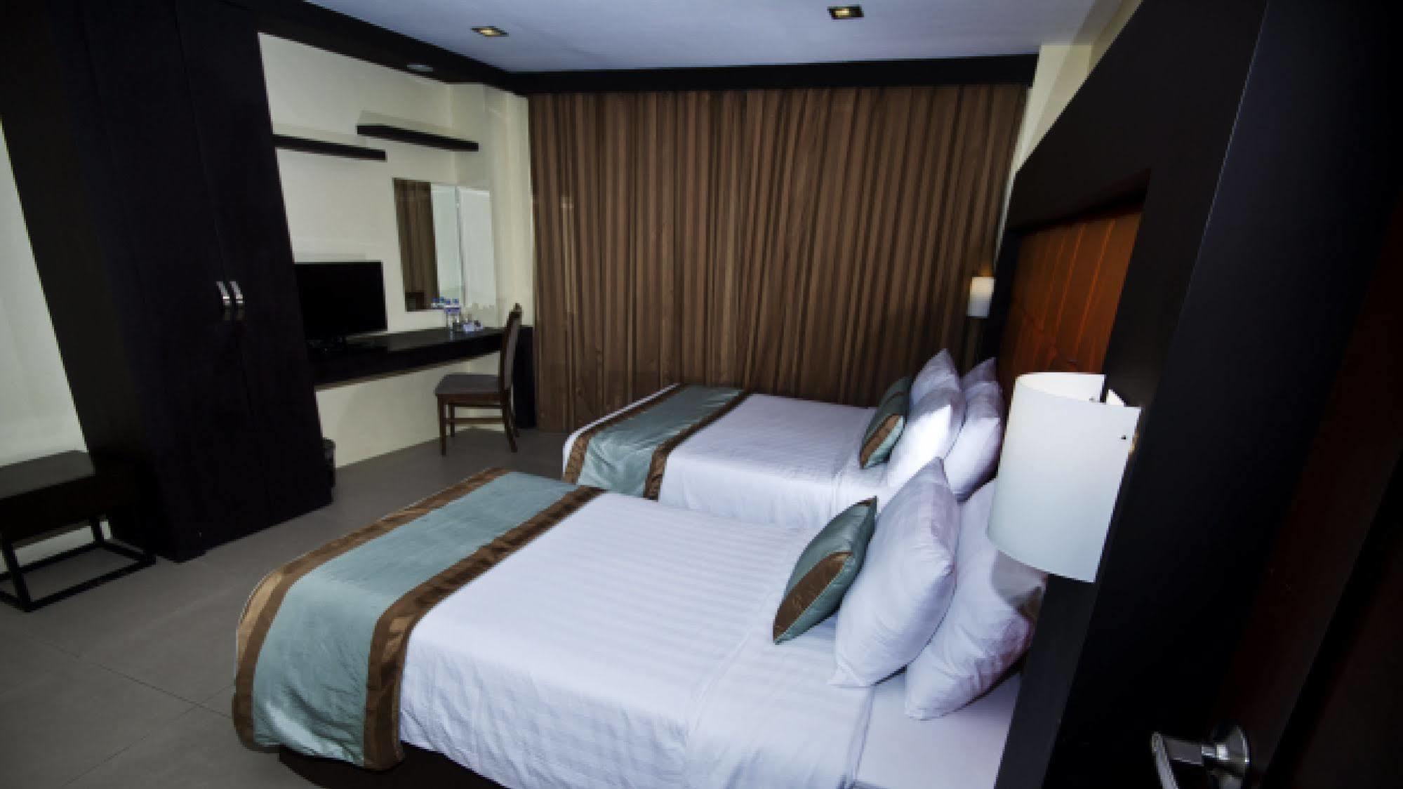 Mango Suites Tuguegarao City Eksteriør billede